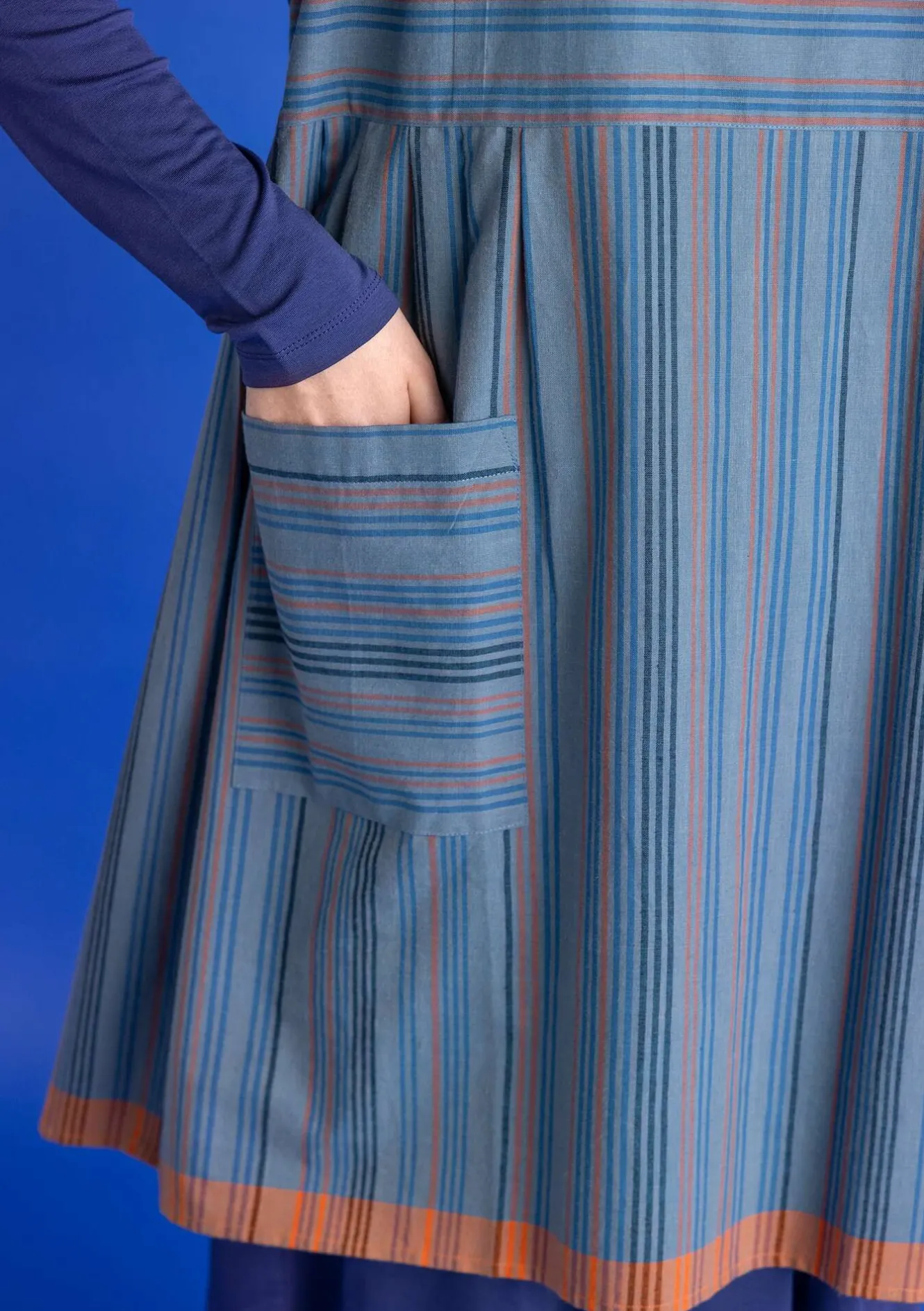 Gudrun Sjödén Schürzenkleid „Ava“ aus Bio-Baumwollgewebe