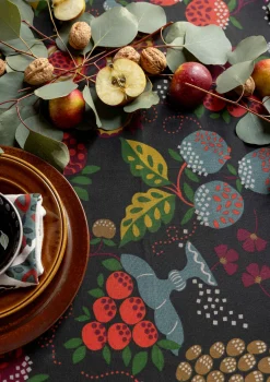 Gudrun Sjödén Tischdecke „Fruits“ aus Bio-Baumwolle