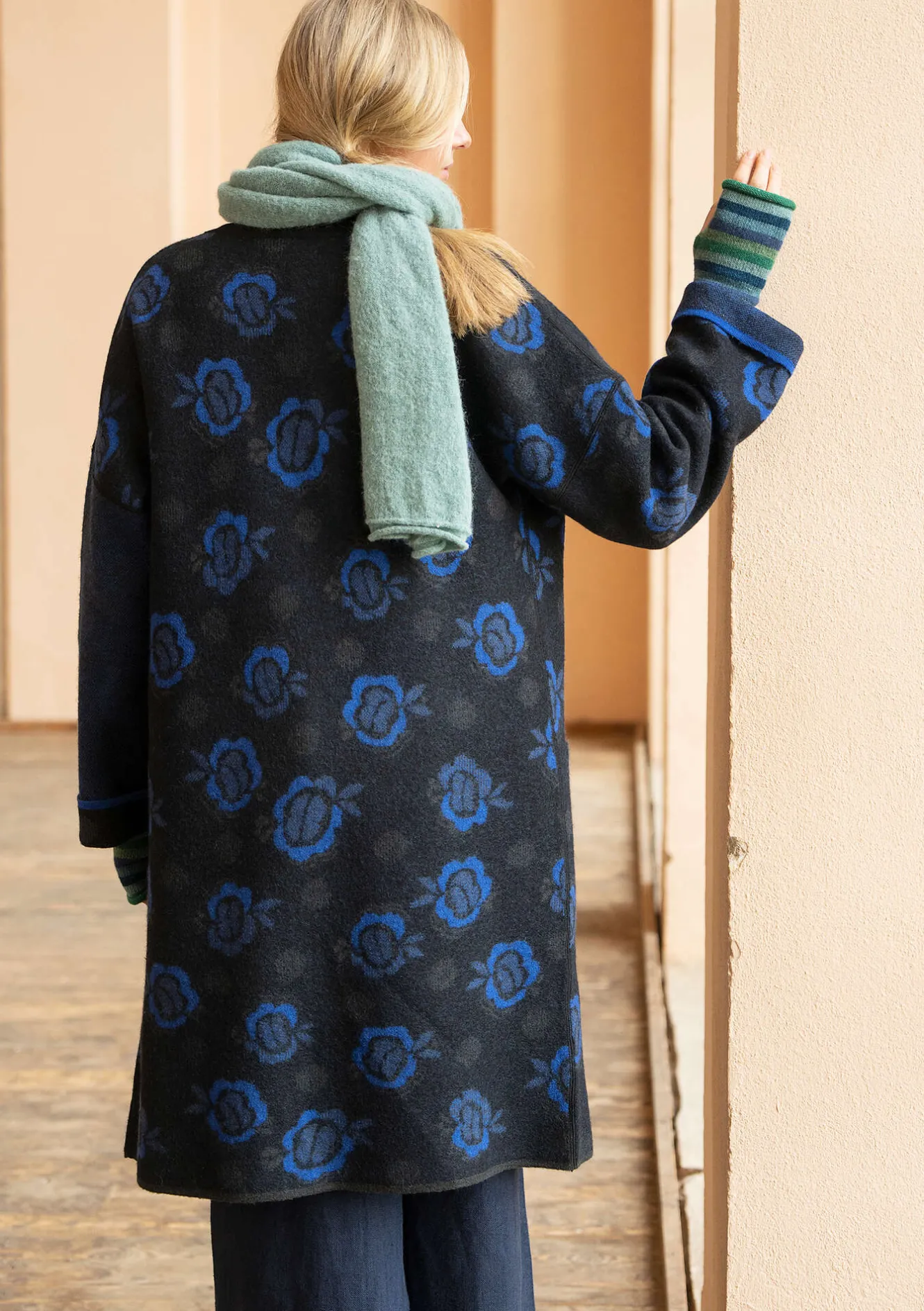 Gudrun Sjödén Wendemantel „Aria“ aus gefilztem Wollstrick